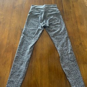Lululemon WunderUnder, high rise, 28”, size 6